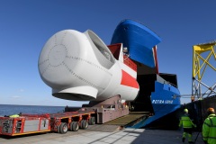 Cuxhaven Offshore  Verladung Maschinenhäuser Foto Scheer